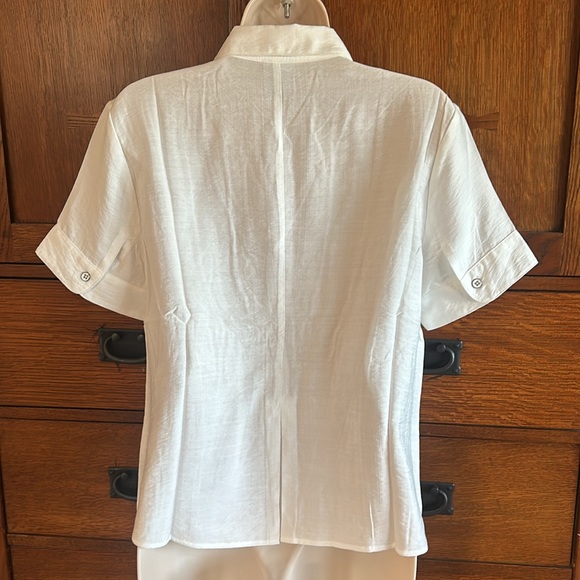 NWOT Tuxedo Top CAbi Medium Fall 24 Collection ￼ - Picture 4 of 9